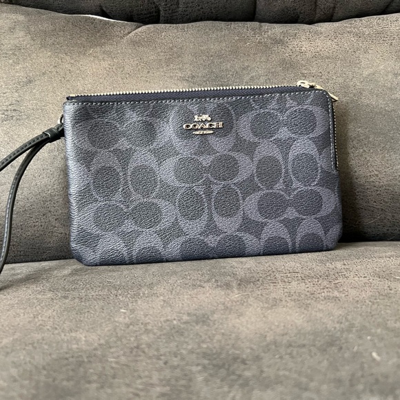 Coach Double Zip wristlet - Picture 8 of 8